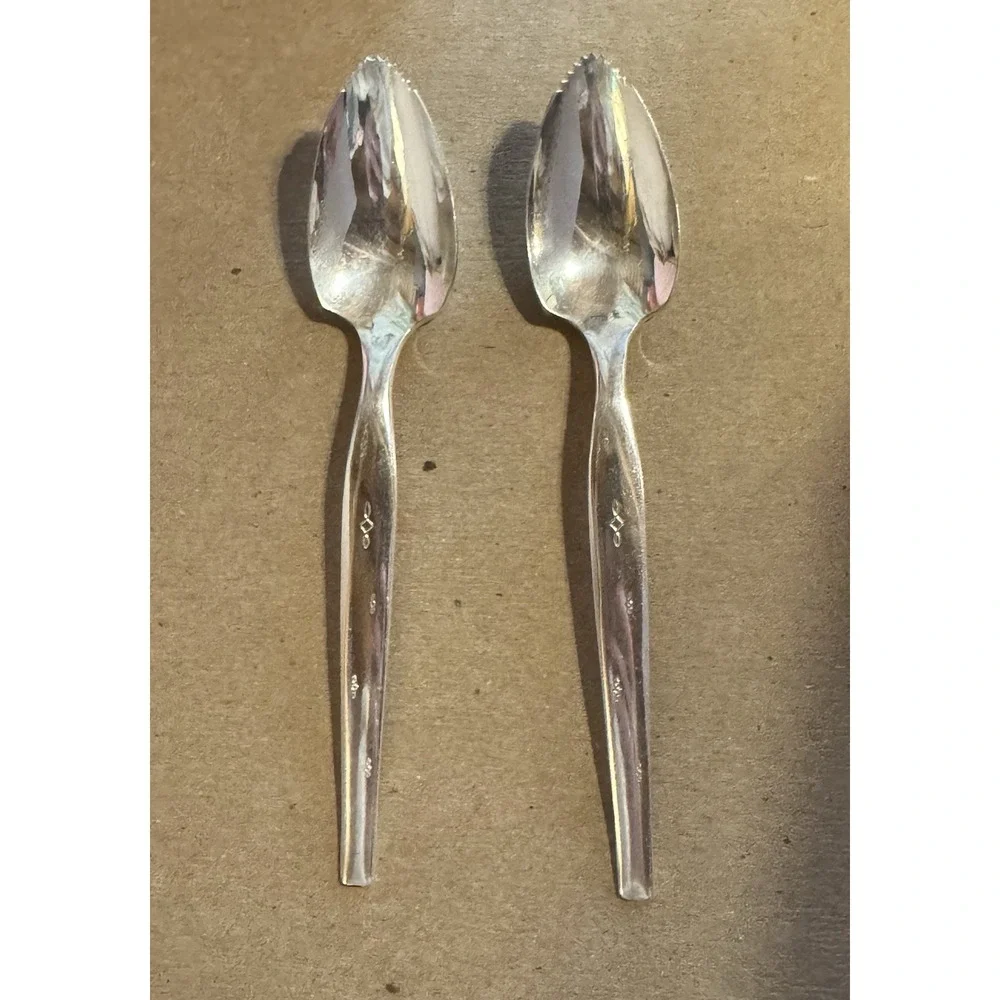 VTG Wm Rogers Mfg Co Grapefruit Spoons Set Of 2 Silverspoon Serrated Citrus MCM